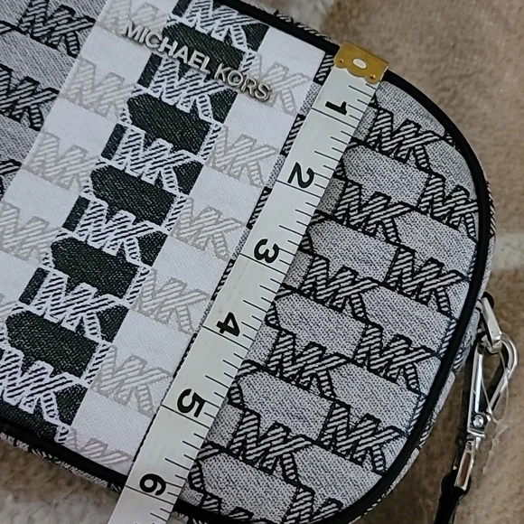 Michael Kors Crossbody - Picture 10 of 12